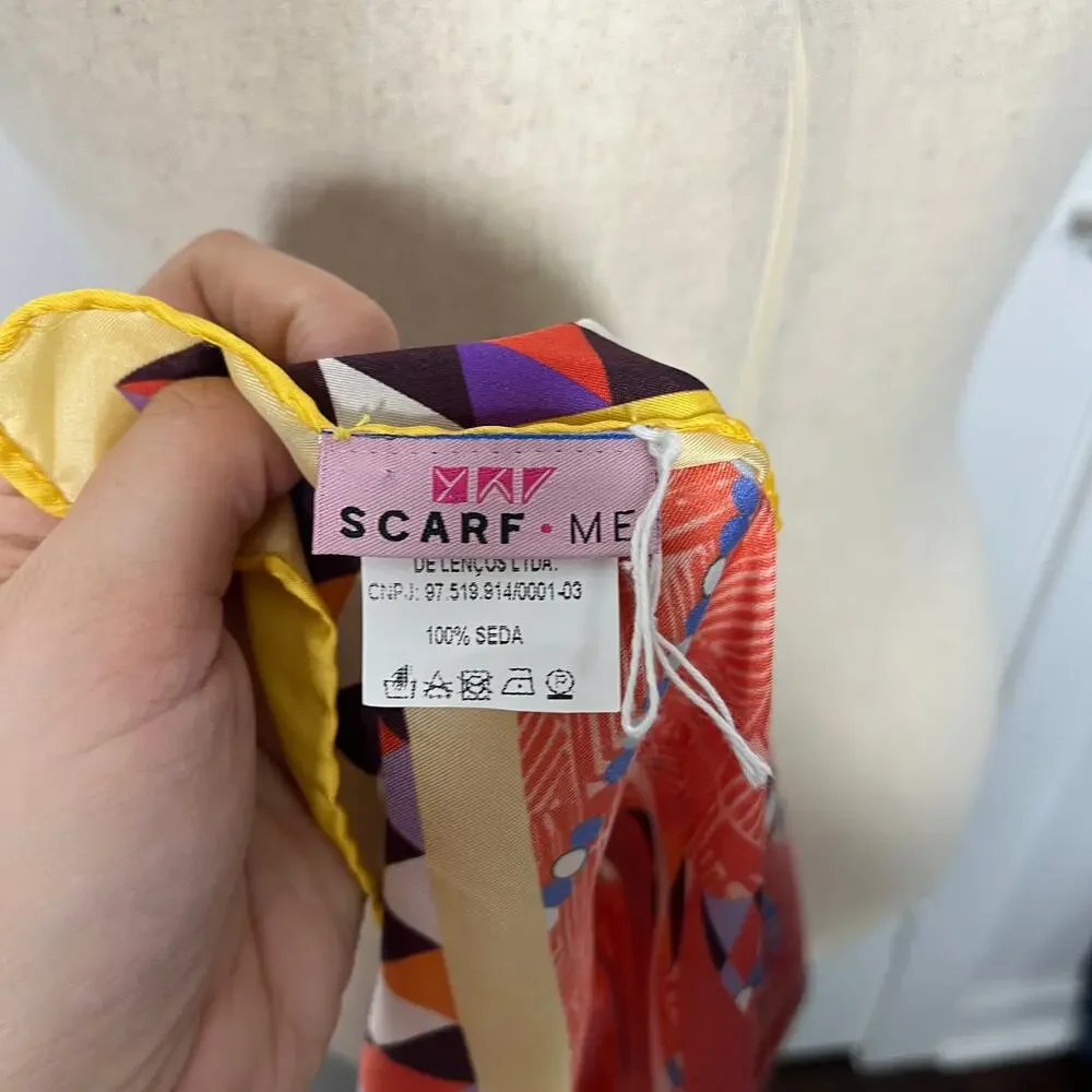 Scarf Me excellent preowned